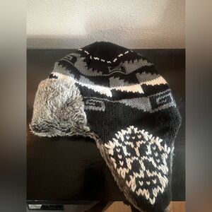Pachamama Men's HandKnit Wool Trapper Hat w/ Fleece Fur Lined Ear Flaps.